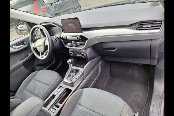 Ford Kuga 1.5 EcoBoost Titanium 150pk | Carplay | Lane Assist | Cruise Control | Navi | Stuur\Stoel Verwarming |  DAB | Parkeersensoren | Voorruit Verwarming |