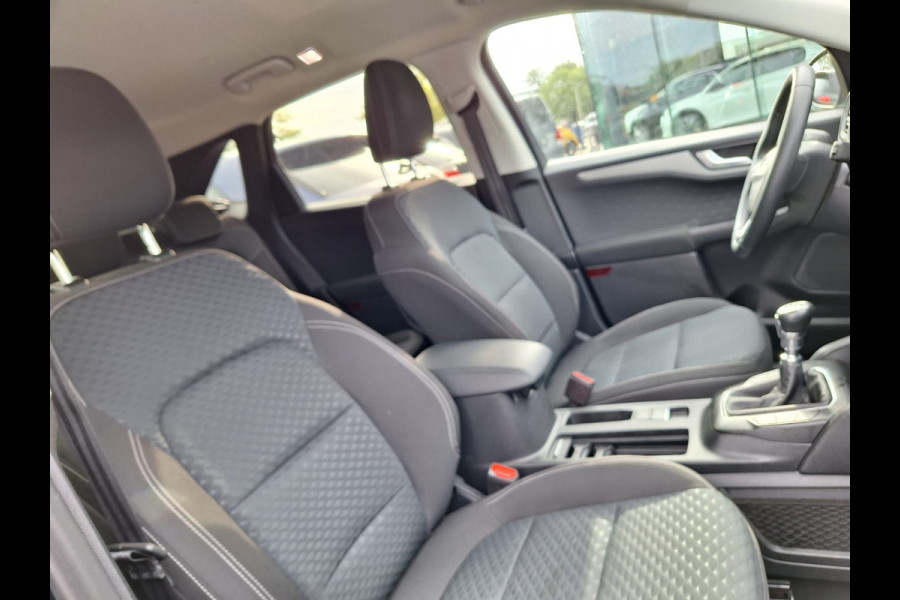 Ford Kuga 1.5 EcoBoost Titanium 150pk | Carplay | Lane Assist | Cruise Control | Navi | Stuur\Stoel Verwarming |  DAB | Parkeersensoren | Voorruit Verwarming |