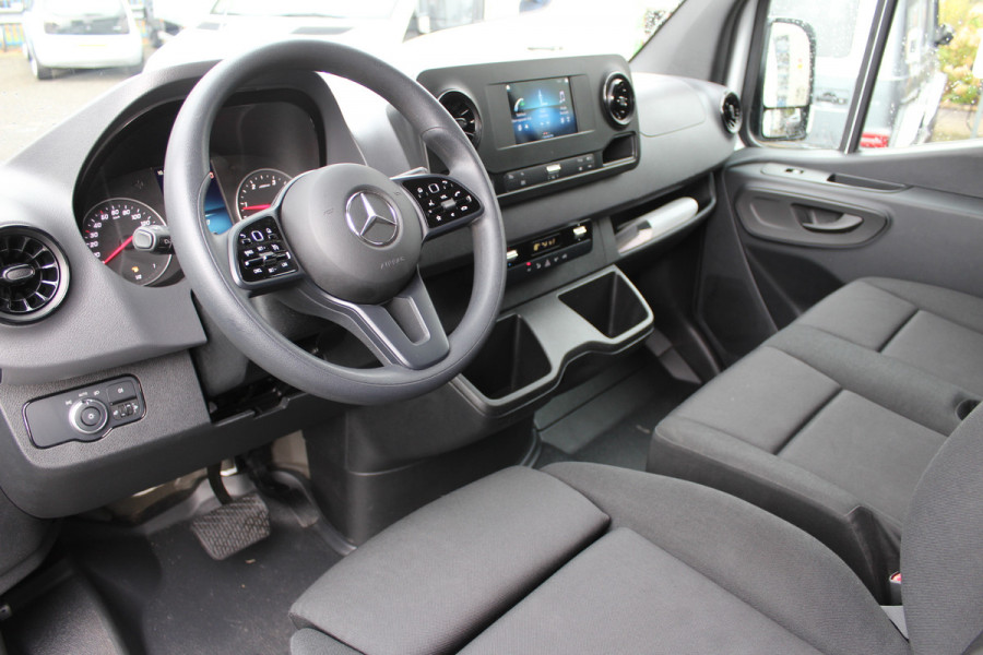 Mercedes-Benz Sprinter 317 CDI L2H2 MBUX met navigatie en parkeerpakket en camera