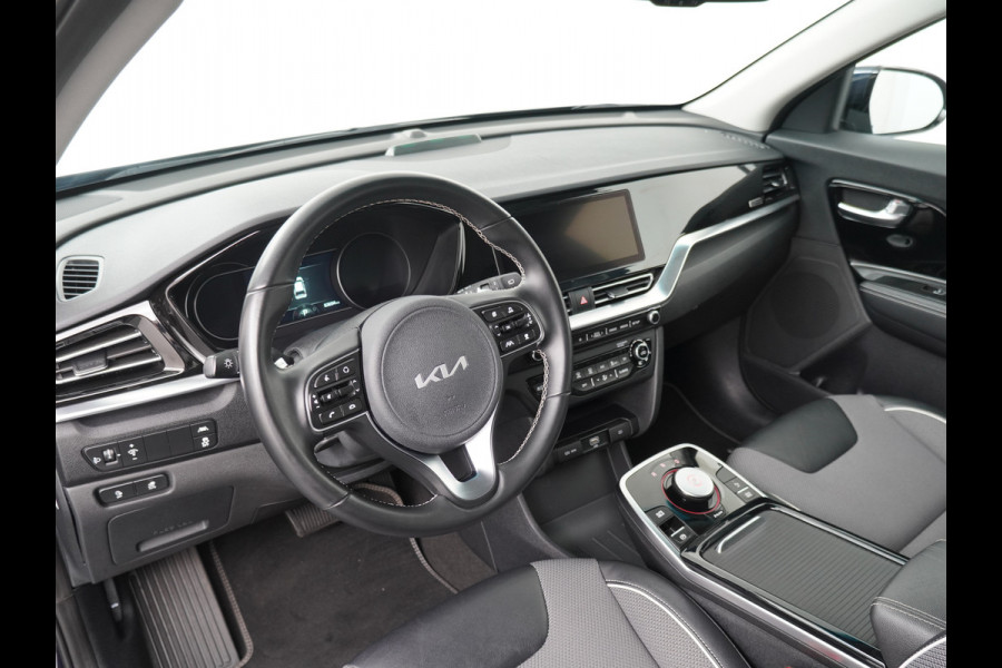 Kia e-Niro DynamicLine 64 kWh *€2000 Subsidie beschikbaar* - Adaptief Control - Climate Control - Navigatie - Apple/Android Carplay - Fabrieksgarantie Tot 2029