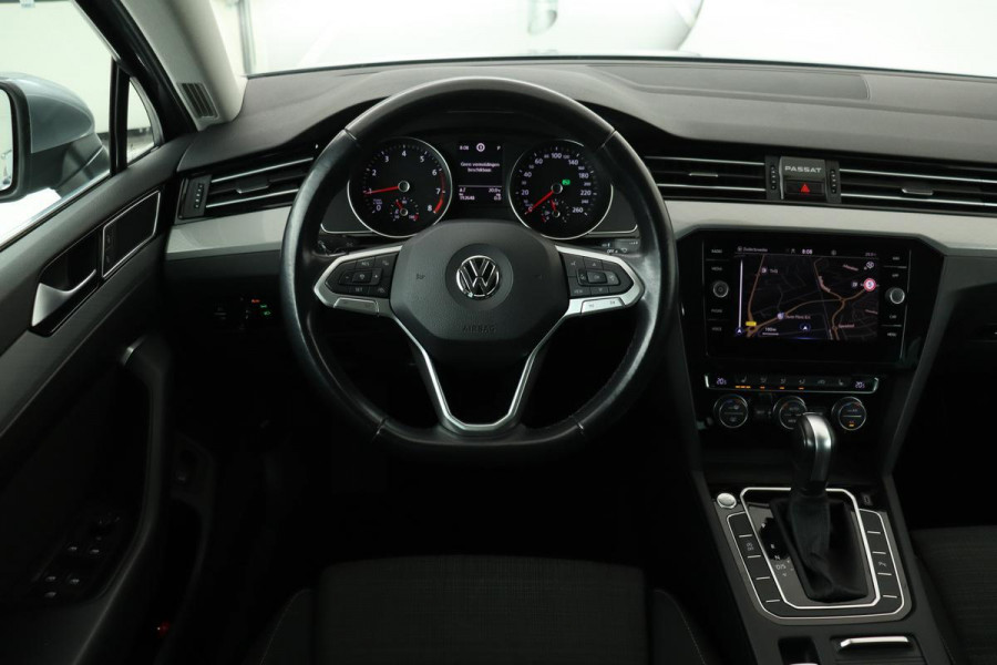 Volkswagen Passat 1.5 TSI Comfort | Stoelverwarming | Carplay | Full LED | Adaptive Cruise | PDC | Keyless | Navigatie | DAB+ | Bluetooth