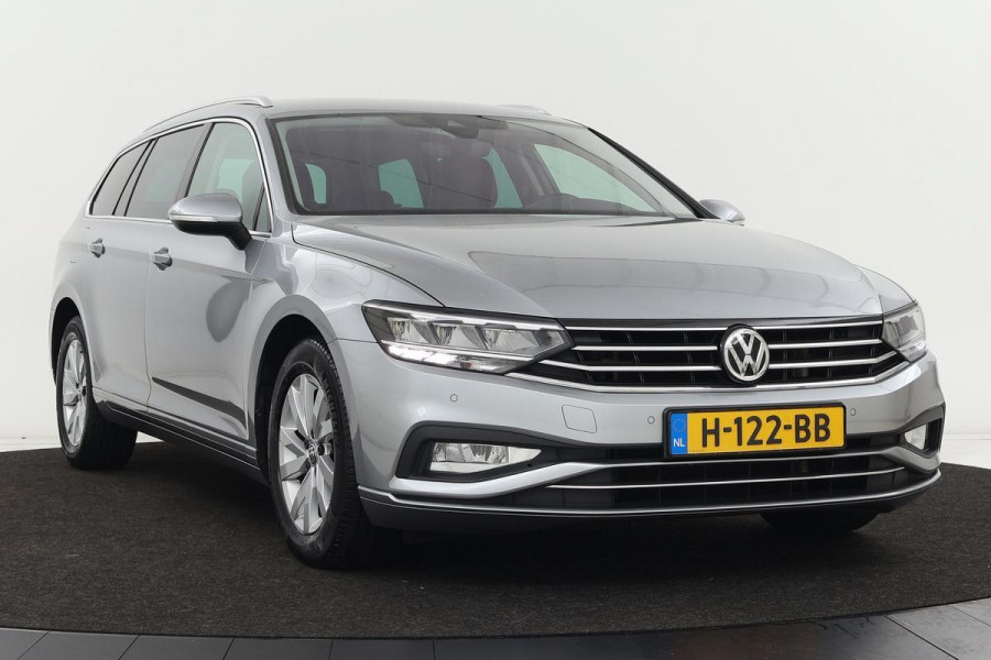 Volkswagen Passat 1.5 TSI Comfort | Stoelverwarming | Carplay | Full LED | Adaptive Cruise | PDC | Keyless | Navigatie | DAB+ | Bluetooth