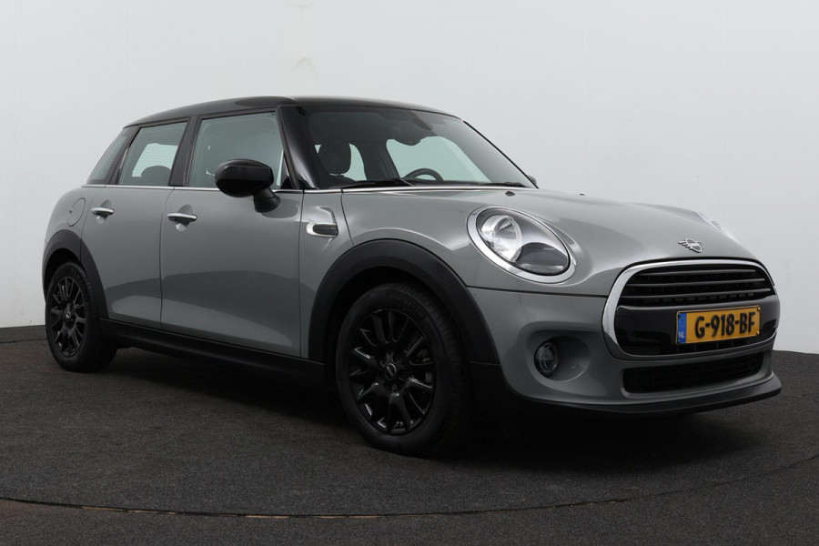 MINI Mini 1.5 Cooper Business (1e Eig, NL-auto, Dealer onderH, Navi, Carplay, Cruise Control, Airco, Etc)