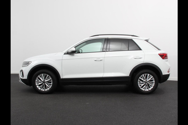 Volkswagen T-Roc 1.5 TSI 150pk DSG Life Navigatie Apple Carplay/Android Auto Adaptive Cruise Control Trekhaak Parkeersensoren Stoelverwarming Ledverlichting Getinte ramen Climate Control