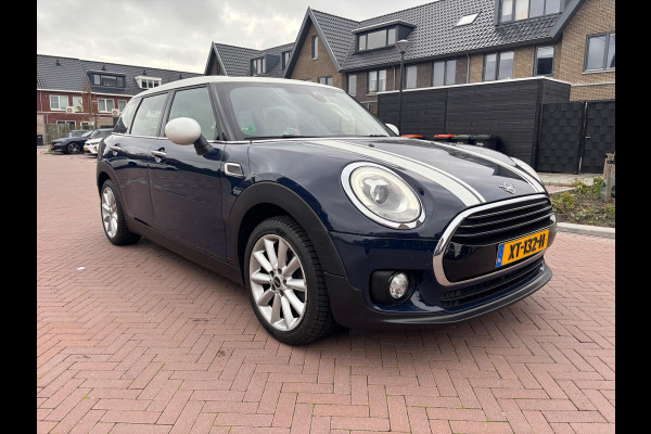 MINI Clubman 1.5 Cooper Business Edition | Orig NL | Sport LEER | LED | Navi | Trekhaak | 1e EIG