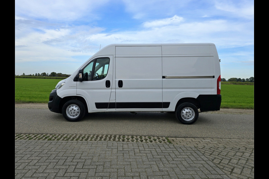 Fiat Ducato 35 2.3 MultiJet L2 H2 - Euro 6 - 130 Pk - Navi - ParkeerCamera -