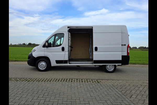 Fiat Ducato 35 2.3 MultiJet L2 H2 - Euro 6 - 130 Pk - Navi - ParkeerCamera -