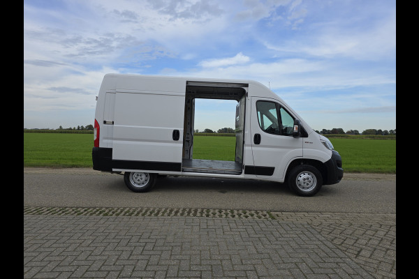 Fiat Ducato 35 2.3 MultiJet L2 H2 - Euro 6 - 130 Pk - Navi - ParkeerCamera -