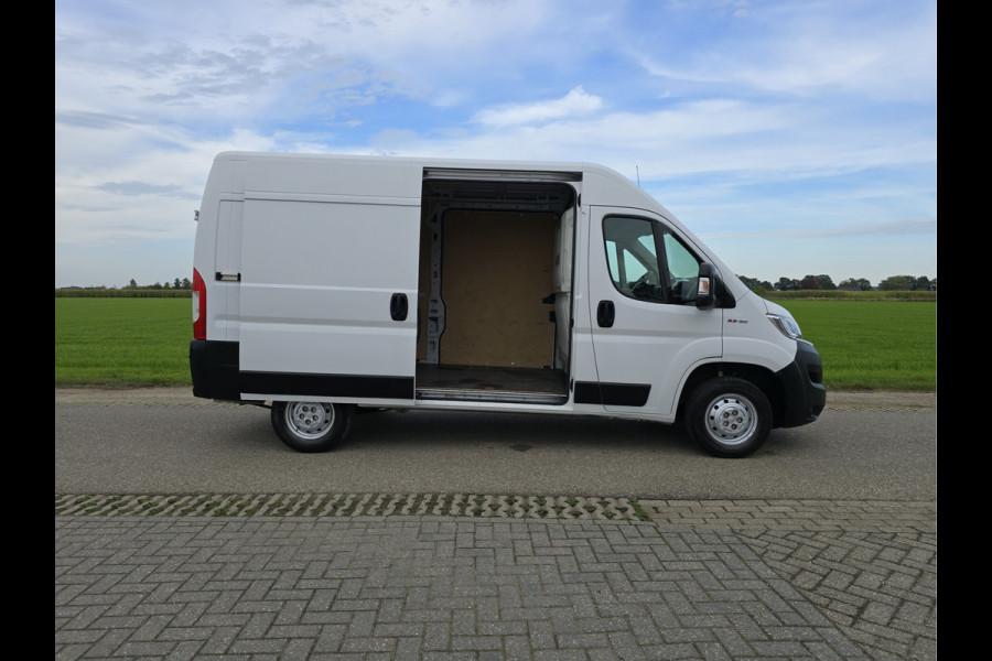 Fiat Ducato 35 2.3 MultiJet L2 H2 - Euro 6 - 130 Pk - Navi - ParkeerCamera -