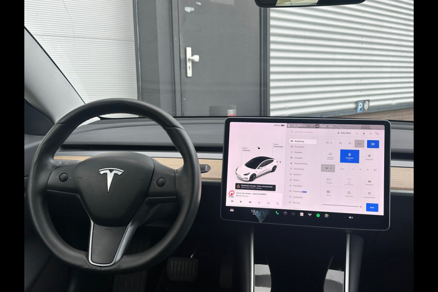 Tesla Model 3 Standard RWD Plus 60 kWh Dealer onderhouden