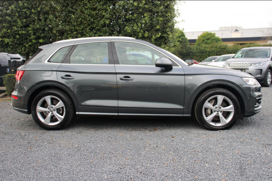 Audi Q5 55 TFSI e Quattro Competition 367 PK S-Line Luchtvering ACC Virtual Keyless B&O Head-Up 19''