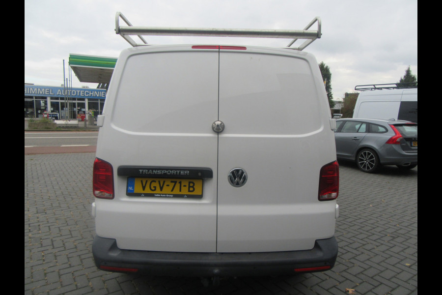 Volkswagen Transporter 2.0 TDI 110PK L2H1, Airco, Trekhaak, PDC, 2 Schuifd.