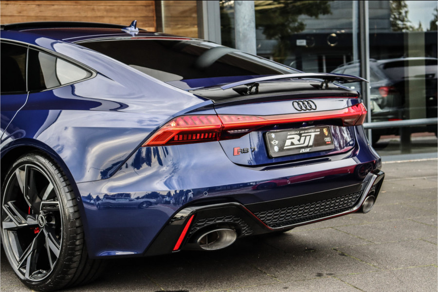 Audi RS7 4.0 V8 TFSI quattro **Ceramic/Carbon/HUD/Pano/Matrix/360**