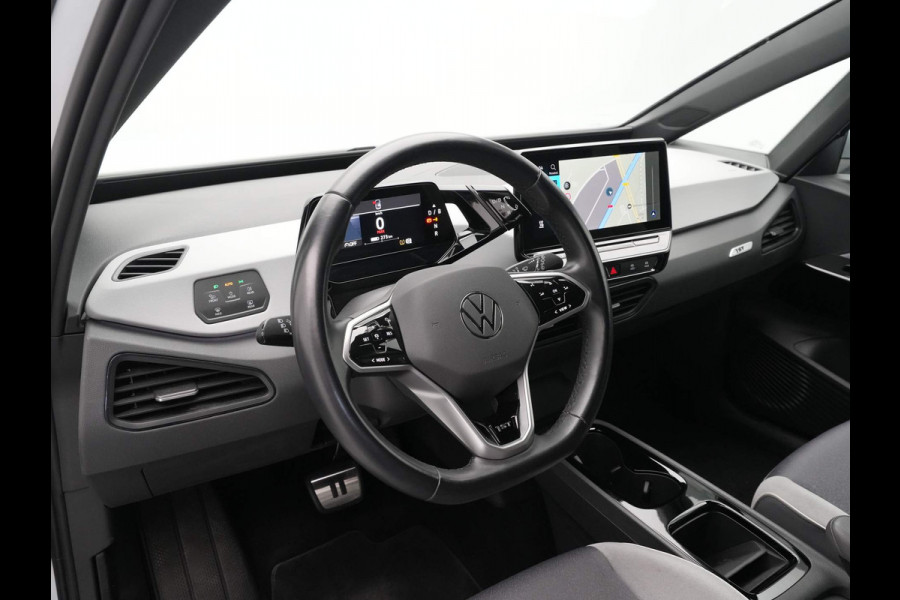 Volkswagen ID.3 First Plus 58 kWh 204pk (Ex 2.000,- Subsidie) Navigatie Camera Acc Lm Velgen