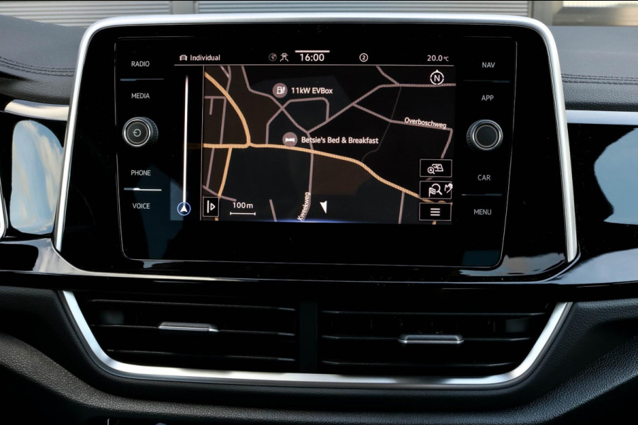 Volkswagen T-Roc 1.0 TSI R-Line - TREKHAAK - CAMERA - CARPLAY