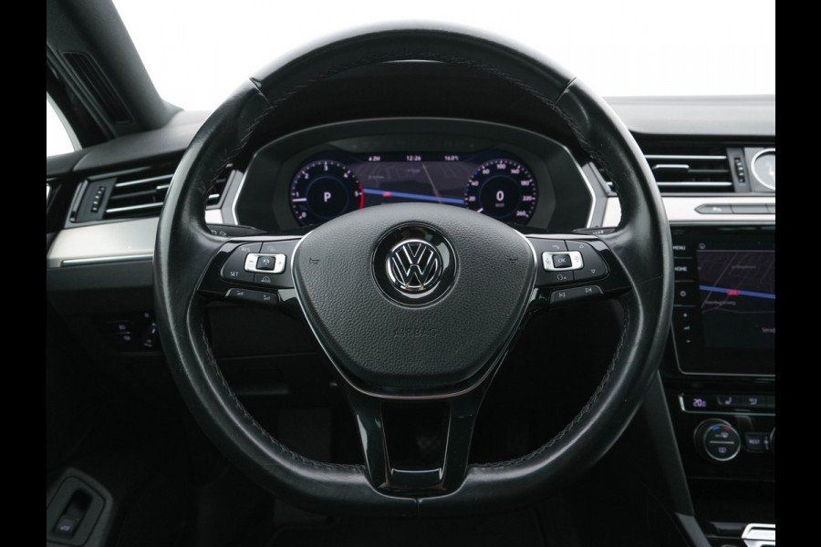 Volkswagen Passat Variant 2.0 TDI Highline Business R-Line Aut. *DIGI-COCKPIT | ADAPT-CRUISE | FULL-LED | LEDER-ALCANTARA | DAB+ | NAVI-FULLMAP | KEYLESS | CAMERA | ECC | PDC | ERGONOMIC-SPORTSEATS | 18''ALU*