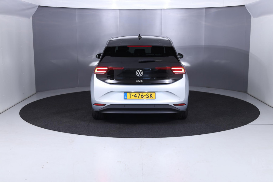 Volkswagen ID.3 Pro 58 kWh 204 pk | Navigatie | Parkeersensoren (Park assist) | Achteruitrijcamera | Adaptieve cruise control | Stoelverwarming |