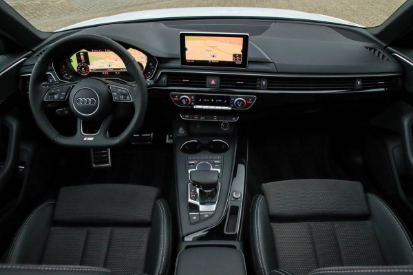 Audi A4 Avant 40 2.0TFSI S line Black Edition Facelift 190pk S-Tronic|Dealer|Panoramadak|Virtual Cockpit|Leder|LED Matrix|Black|19