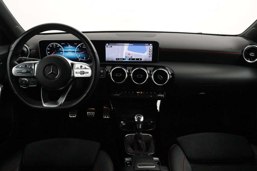 Mercedes-Benz A-Klasse 160 Business Solution AMG (NAVIGATIE, CAMERA, LED, STOELVERWARMING, 1e EIGENAAR, GOED ONDERHOUDEN)