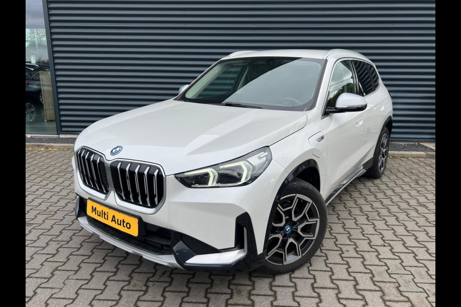 BMW X1 xDrive30e xLine Plug in Hybrid Nieuw Model | PHEV | Trekhaak af Fabriek | Adaptive Cruise | Lederen Sportstoelen Memory | Camera | Leder | Led | Stoelverwarming | Carplay |