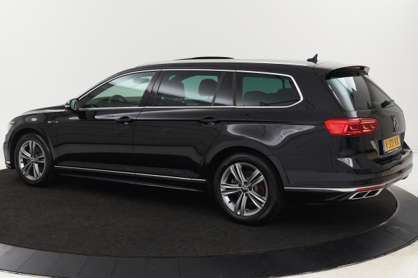 Volkswagen Passat 1.5 TSI R-Line | Panoramadak | Matrix LED | Alcantara | Camera | Stoelverwarming | Carplay | Adaptive Cruise | Keyless | Trekhaak