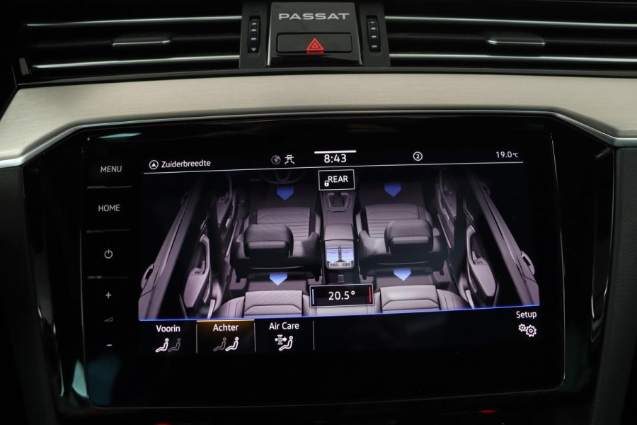 Volkswagen Passat 1.5 TSI R-Line | Panoramadak | Matrix LED | Alcantara | Camera | Stoelverwarming | Carplay | Adaptive Cruise | Keyless | Trekhaak