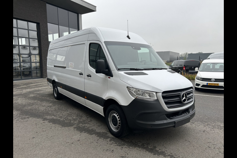 Mercedes-Benz Sprinter 317 CDI L3 H2 MBUX / Spoorassistent / Camera / Parkeersensoren / Navigatie / Cruise control / Airco / 270 Graden achterdeuren