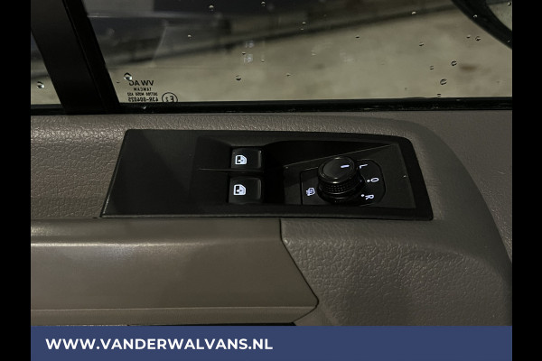 Volkswagen Crafter 2.0 TDI 140pk L4H4 L3H3 Hoog dak Euro6 Airco | 2x Zijdeur | Camera | Apple Carplay android auto, bijrijdersbank, 270 gr. achterdeuren, 3000kg trekvermogen