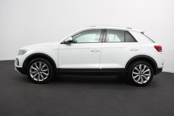 Volkswagen T-Roc 1.5 TSI 150pk DSG Style | Navigatie | Apple Carplay/Android Auto | Parkeersensoren | Camera | Adaptive Cruise Control | Park Assist | Stoel- en stuurverwarming | Elektrische achterklep | LED-koplampen