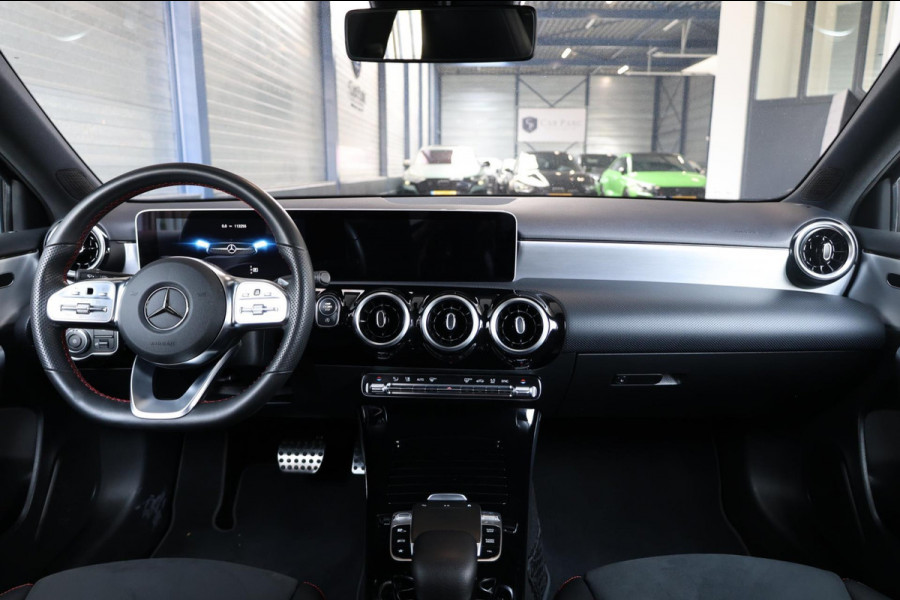 Mercedes-Benz A-Klasse 250 AMG Line LED/SFEER/VIRTUAL/PANO/ALCANTARA+S.VERWARMING/KEYLES/CAM/LINE//ACC/ECC/12 MND GARANTIE!