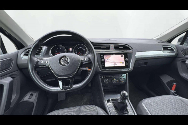 Volkswagen Tiguan 1.5 TSI Comfortline Business CARPLAY CLIMAAT CONTROL PDC PRIVACY GLASS NL AUTO