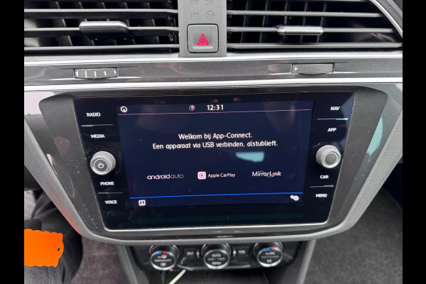 Volkswagen Tiguan 1.5 TSI Comfortline Business CARPLAY CLIMAAT CONTROL PDC PRIVACY GLASS NL AUTO