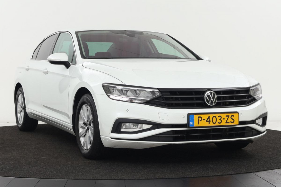 Volkswagen Passat 1.5 TSI Business | DSG | Adaptief | Active info | Keyless | Climate | Carplay | Comfort Stoelen | PDC | Navigatie