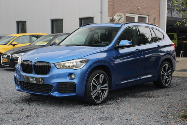 BMW X1 SDrive20i High Executive 192 PK Aut. M-Pakket Trekhaak Pano Camera 19''