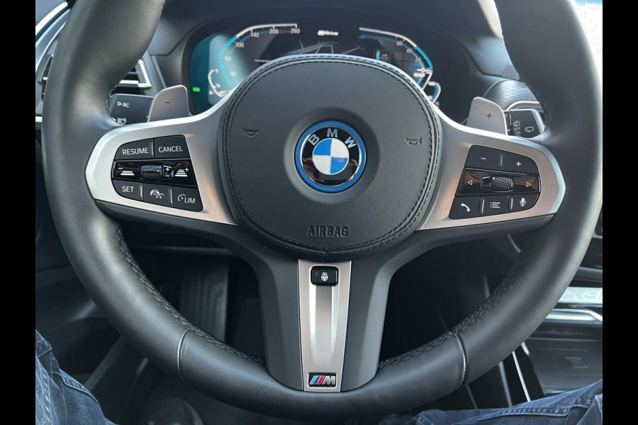 BMW X3 30e xDrive M-SPORT LEDER TREKHAAK WEGKLAPBAAR