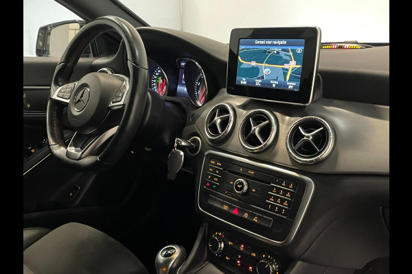 Mercedes-Benz CLA-Klasse 180 AMG Night Edition / Xenon / Navi