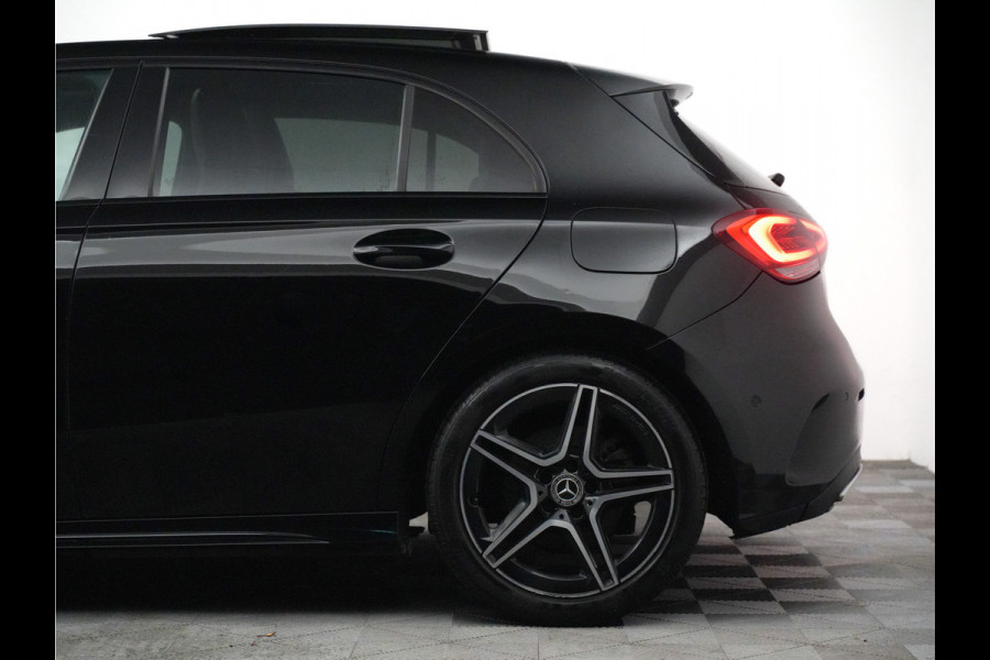 Mercedes-Benz A-Klasse 250 Aut7 AMG Night Edition (bi-color leder,panodak,sfeerverlichting)