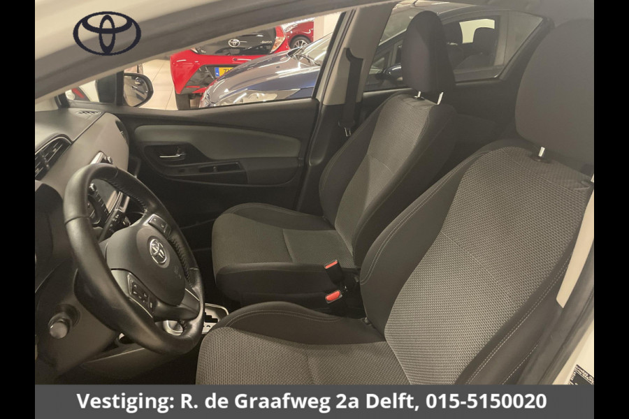 Toyota Yaris 1.5 Hybrid Bi-Tone Sport | Climate Control | Camera | Lichtmetalen velgen | Privacy Glass |