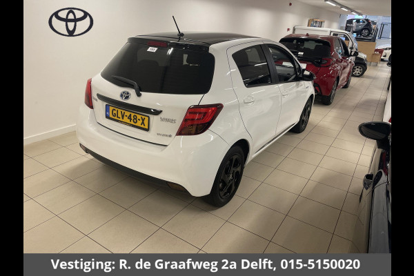 Toyota Yaris 1.5 Hybrid Bi-Tone Sport | Climate Control | Camera | Lichtmetalen velgen | Privacy Glass |