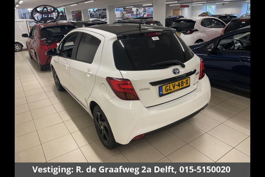 Toyota Yaris 1.5 Hybrid Bi-Tone Sport | Climate Control | Camera | Lichtmetalen velgen | Privacy Glass |