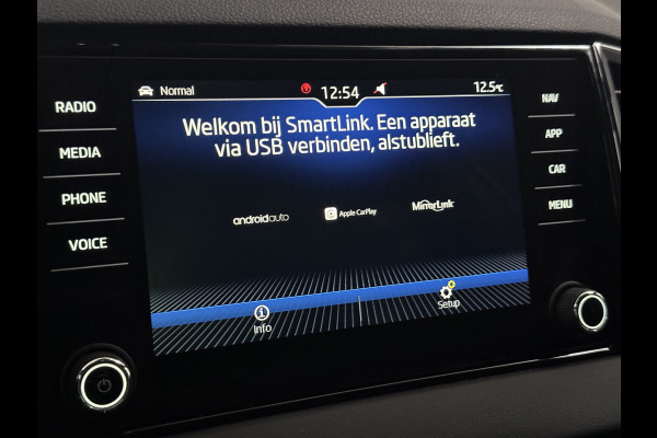 Škoda Karoq 1.5 TSI ACT | Sportline 150pk | Trekhaak af Fabriek | Navigatie | Apple Carplay | Camera | Stoelverwarming | Climate Control |