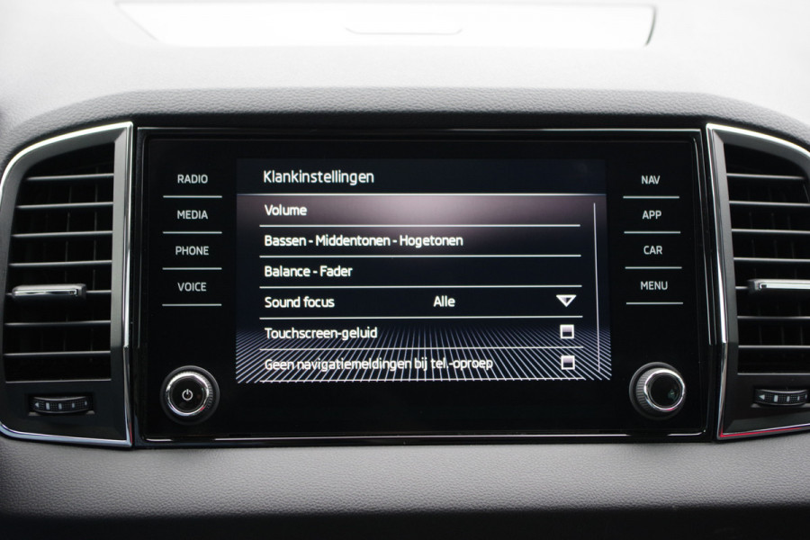 Škoda Karoq 1.5 TSI ACT 150 PK Automaat Business Edition, LED, Keyless, Trekhaak, Sportstoelen