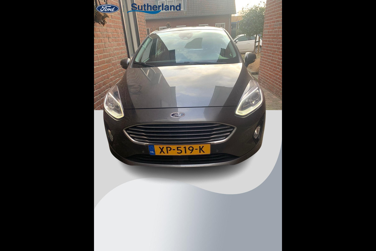 Ford Fiesta 1.0 EcoBoost 100 PK Titanium | Trekhaak | Voorruitverwarming | Adaptieve Cruise Control | Navigatie | B & O Sound | Camera | Climate Control