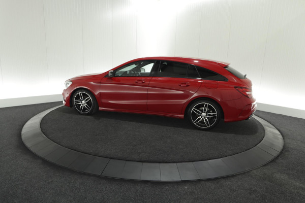 Mercedes-Benz CLA-Klasse Shooting Brake 180 AMG Night Edition Plus | Parkeersensoren | Navigatie | 18 Inch Lichtmetalen Velgen