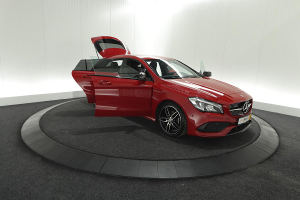 Mercedes-Benz CLA-Klasse Shooting Brake 180 AMG Night Edition Plus | Parkeersensoren | Navigatie | 18 Inch Lichtmetalen Velgen