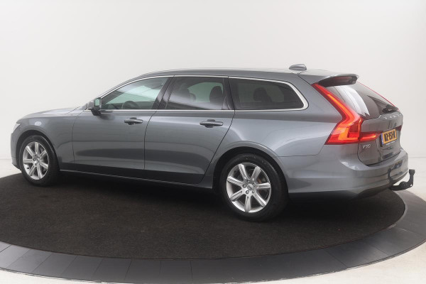 Volvo V90 2.0 D3 Momentum | Carplay | Stoelverwarming | Leder | Adaptive cruise | Trekhaak | Dodehoek detectie | Navigatie