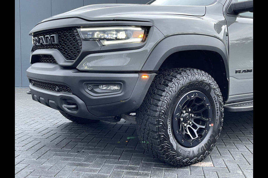 Dodge Ram 1500 TRX / LUNAR EDITION / CARBON / 702 PK / CREW CAB / 6.2 V8 SUPERCHARGED HELLCAT / BEADLOCK RIMS / DIRECT RIJDEN