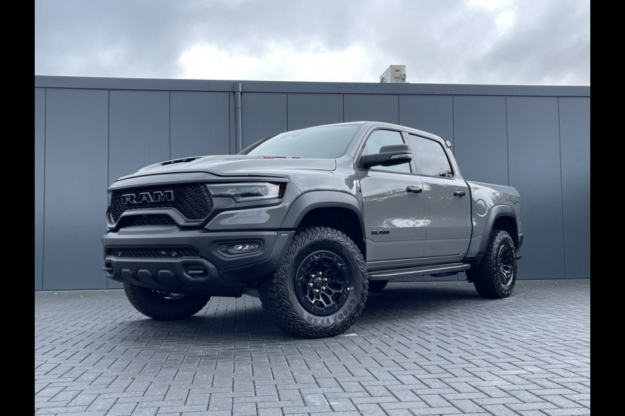 Dodge Ram 1500 TRX / LUNAR EDITION / CARBON / 702 PK / CREW CAB / 6.2 V8 SUPERCHARGED HELLCAT / BEADLOCK RIMS / DIRECT RIJDEN