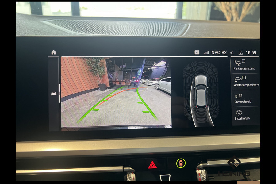 BMW 3 Serie Touring 330i M Sport Introduction Executive Navi. Apple carplay. Hollandse auto NAP