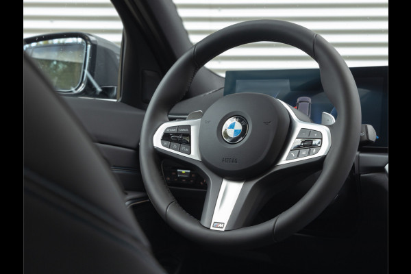 BMW 3 Serie Touring 318i M-Sport - Pano - Trekhaak - Widescreen - Stoelverwarming - Hifi - Camera